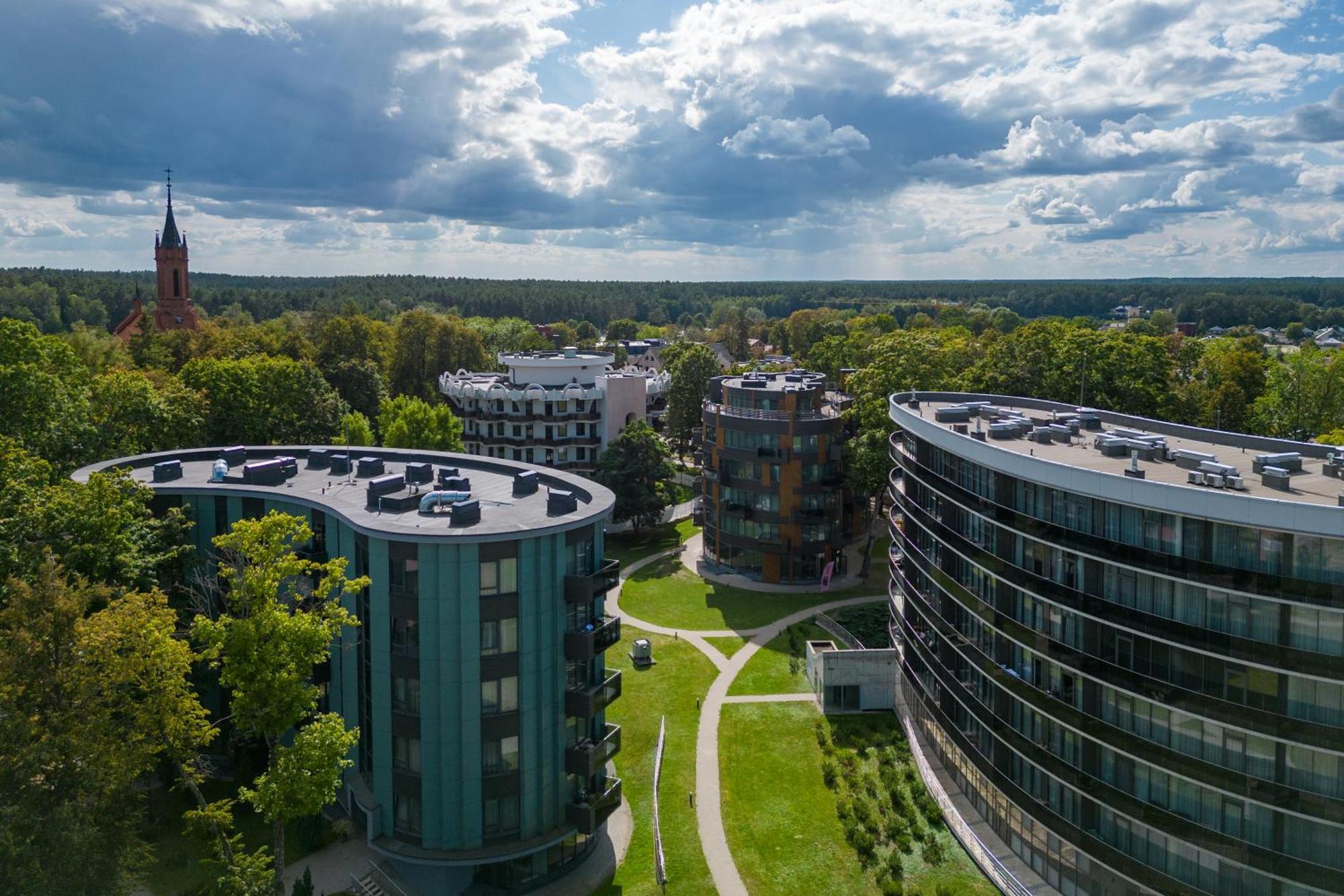 2 Bedroom Apt, 2 Garage Spots & Balconies, Self Check-In, By Cohost Druskininkai Exterior foto