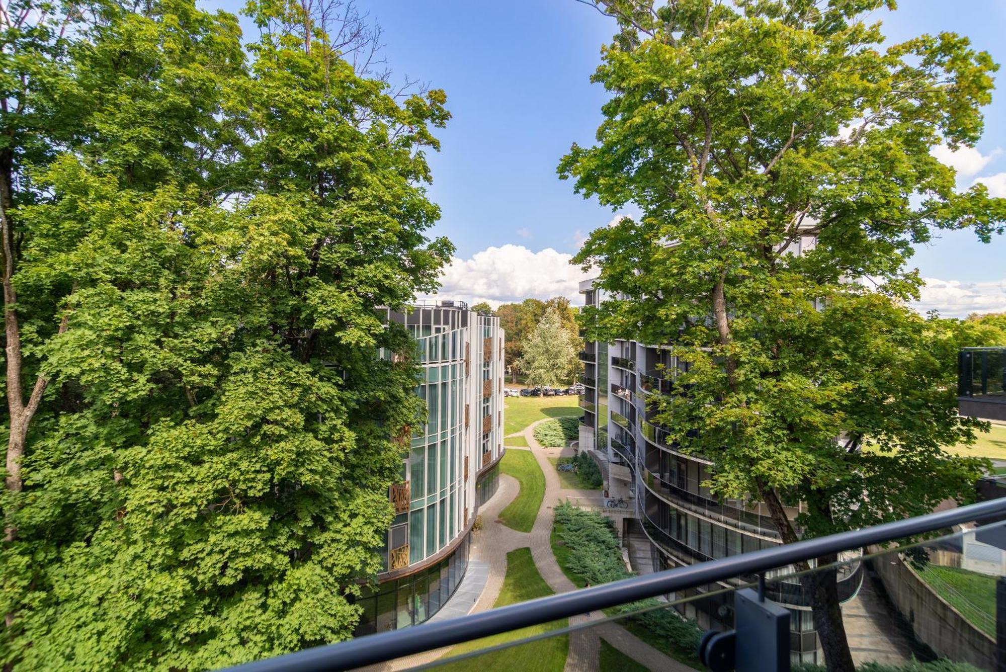 2 Bedroom Apt, 2 Garage Spots & Balconies, Self Check-In, By Cohost Druskininkai Exterior foto